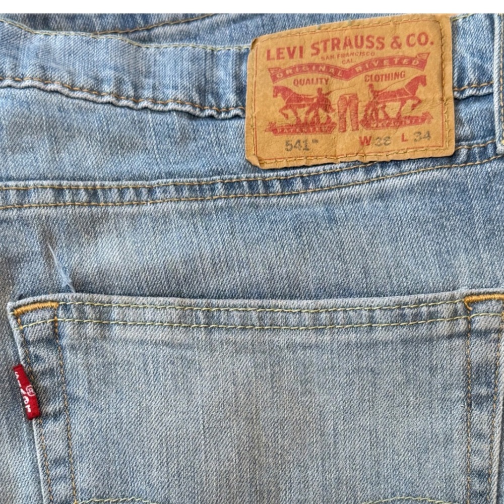 Levis 541 Athletic Taper Mens Jeans 36x34 Light Wash Blue Denim - Picture 8 of 8